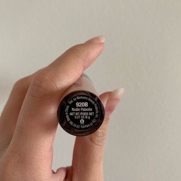 makeup bundle🤍 - Picture 2 of 8